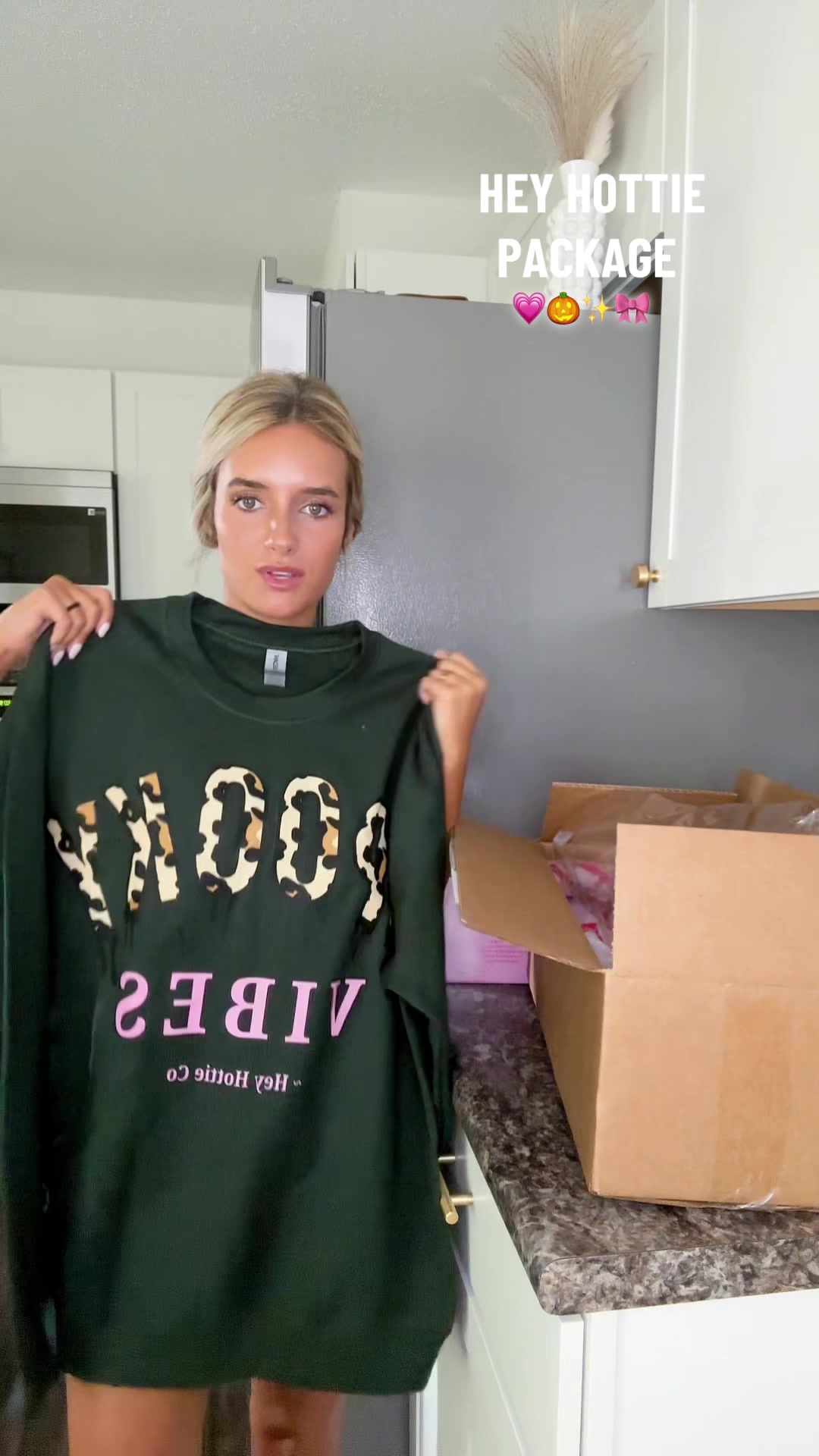 TikTok post by @logan.faye for Hey Hottie. Caption reads: [...] video if yall want to snag them! 💗💋 @Hey....