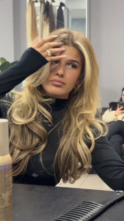 Instagram post by @sophie.schnr for Elegance-Hair. Caption reads: [...] (Sweet Caramel Balayage) #foryou....