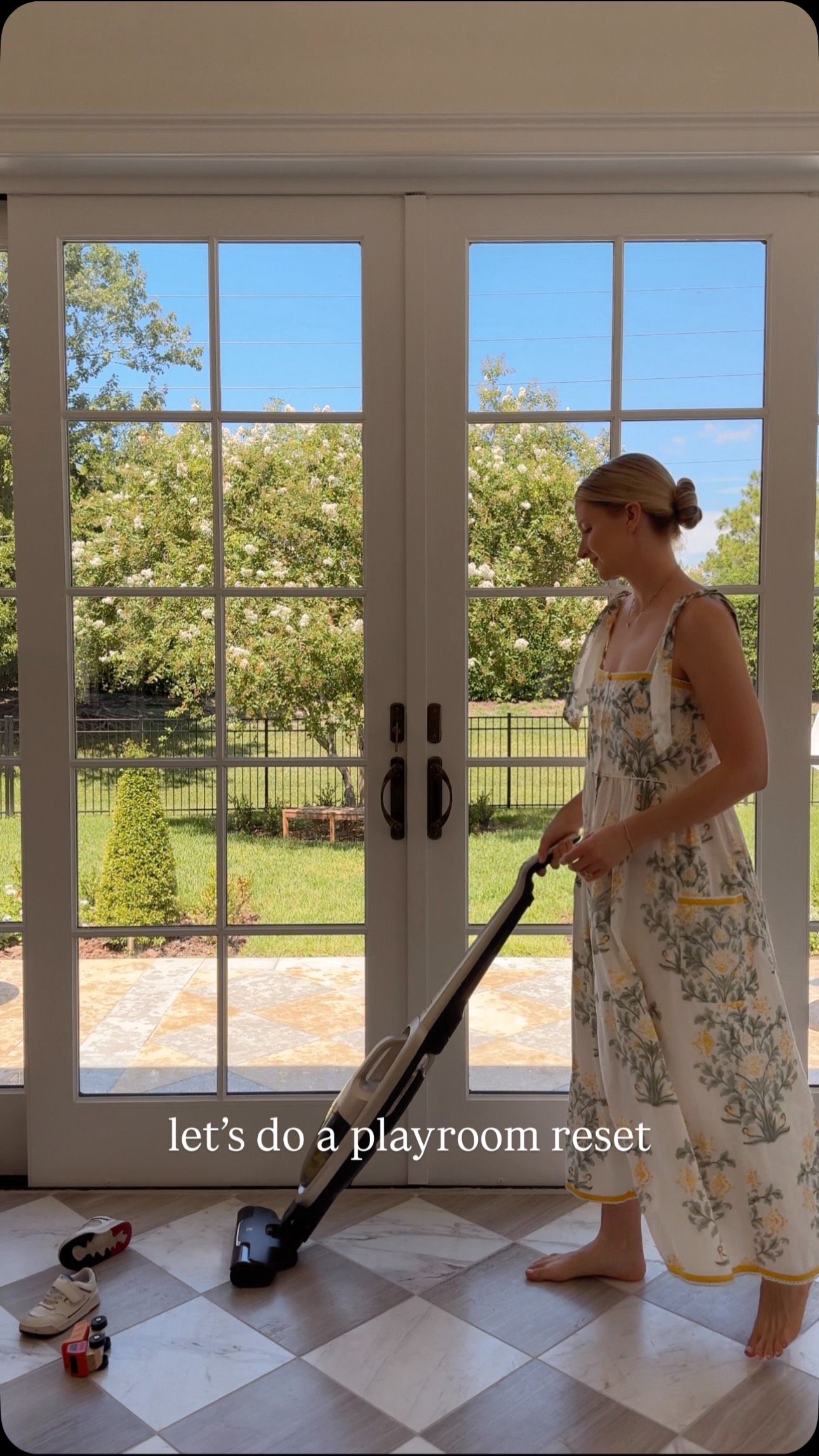 Instagram post by @ashleybrooke for Electrolux. Caption reads: [...] and about a hundred cleanups a day. My....