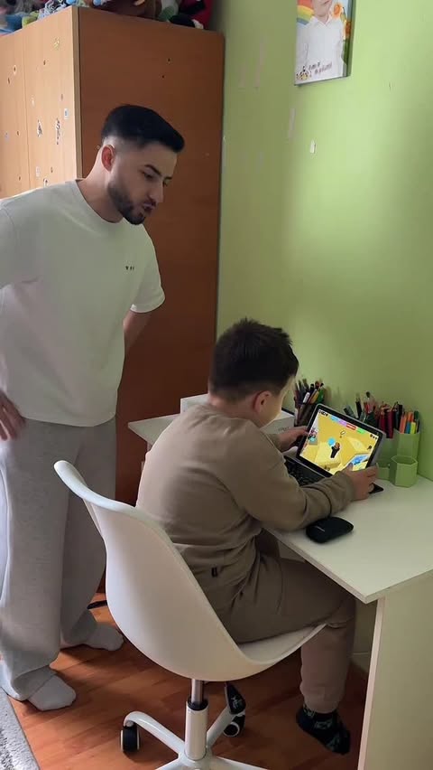 Instagram post by @radunittu for Temu Romania. Caption reads: COD: kaa4733 #temuhaul #fy #fypage #funny.