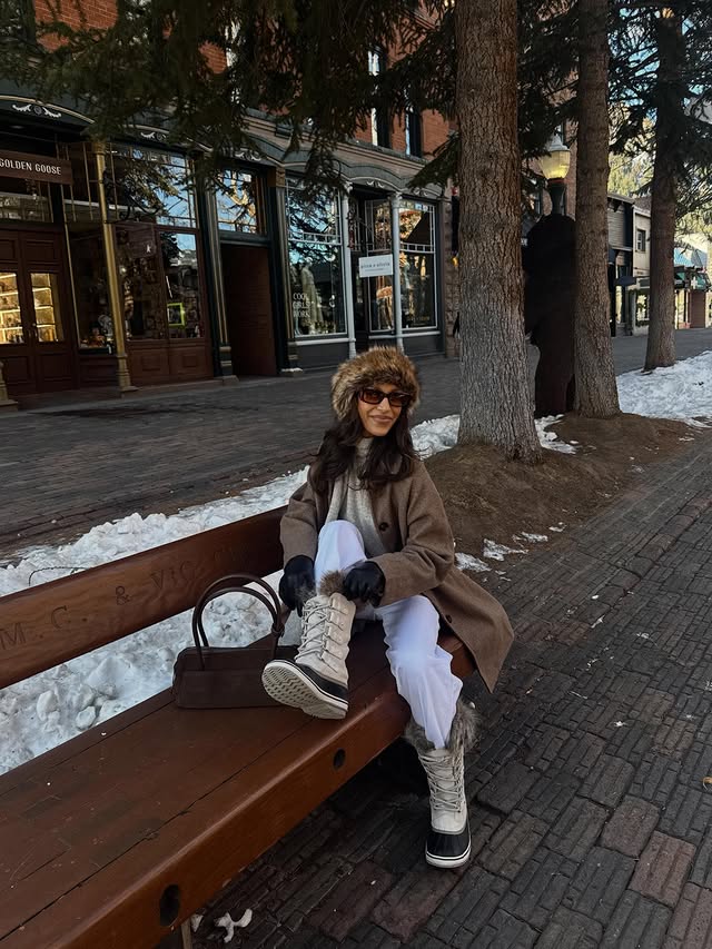 Instagram post by @serena_pitt for SOREL. Caption reads: Boot season is better with @sorelfootwear....