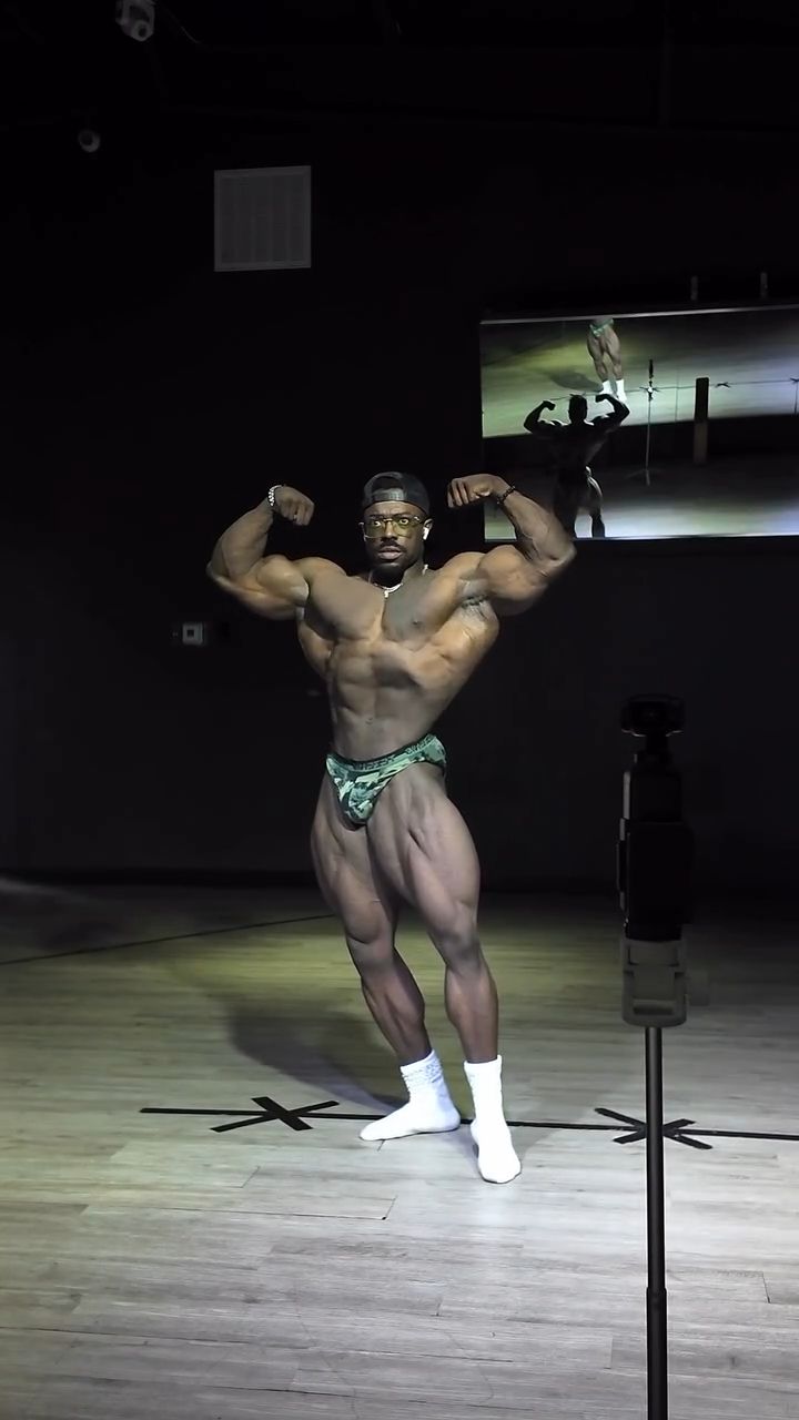 Instagram post by @bisandtris for TuffWraps. Caption reads: [...] @gym_pin: bisandtris10
🔸🏋️‍♂️ @tuffwraps: .