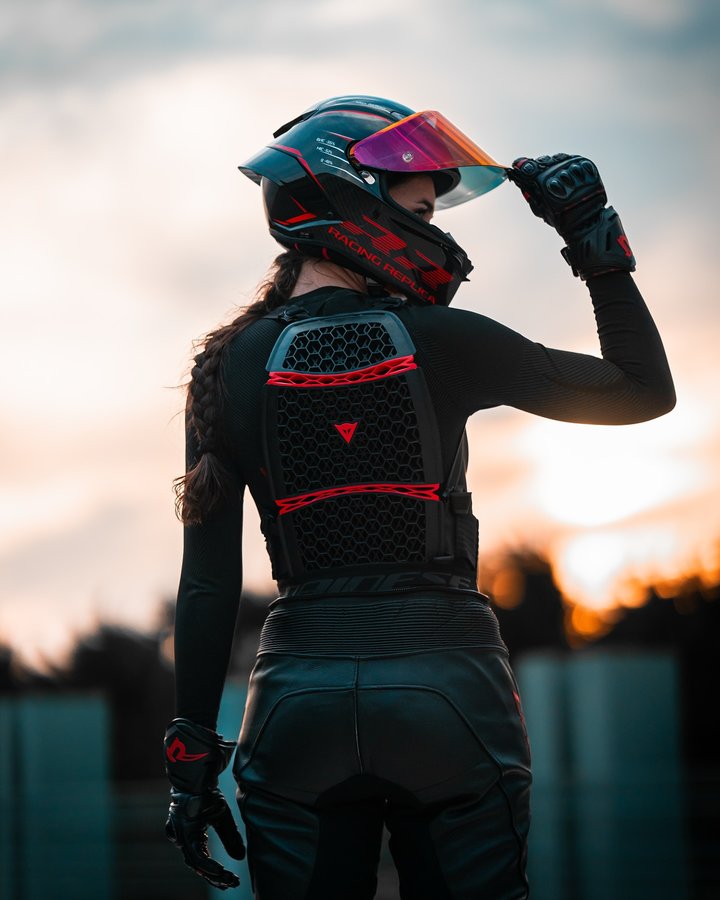 Instagram post by @donnaschins for ABS Fairings. Caption reads: [...] 🫶🏻

@cardosystems (Donna....