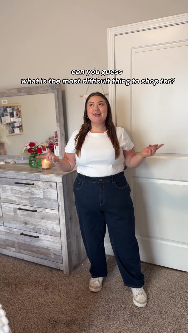 Instagram post by @curvylanna for Universal Standard. Caption reads: 👖 that fit your lifestyle #ad @universalstandard....