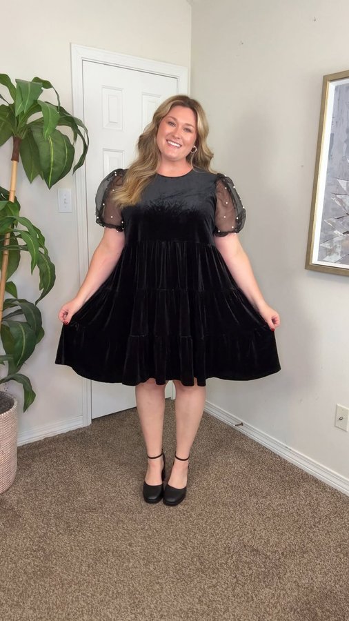 Instagram post by @taren_denise for Chic Soul. Caption reads: 🎀HOLIDAY COLLECTION DROP🎀 New @shopchicsoul....