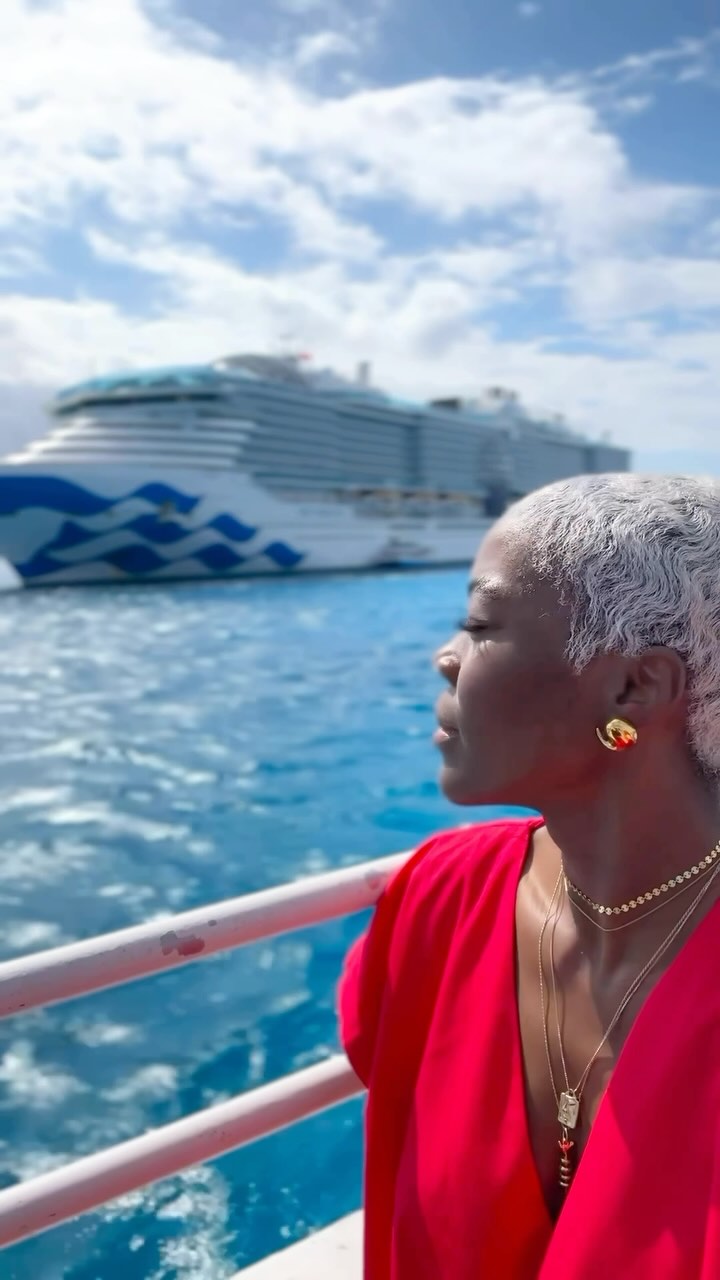 Instagram post by @simplycyn for Princess Cruises. Caption reads: From sea to shore, it’s the kind of happiness you....
