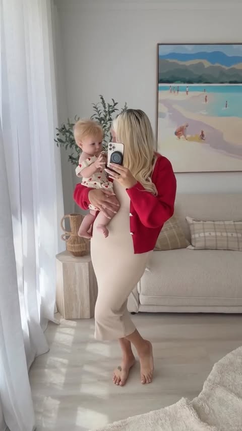 Instagram post by @riverwildw for Belkin. Caption reads: [...] model is this cute! We found this @belkinanz....