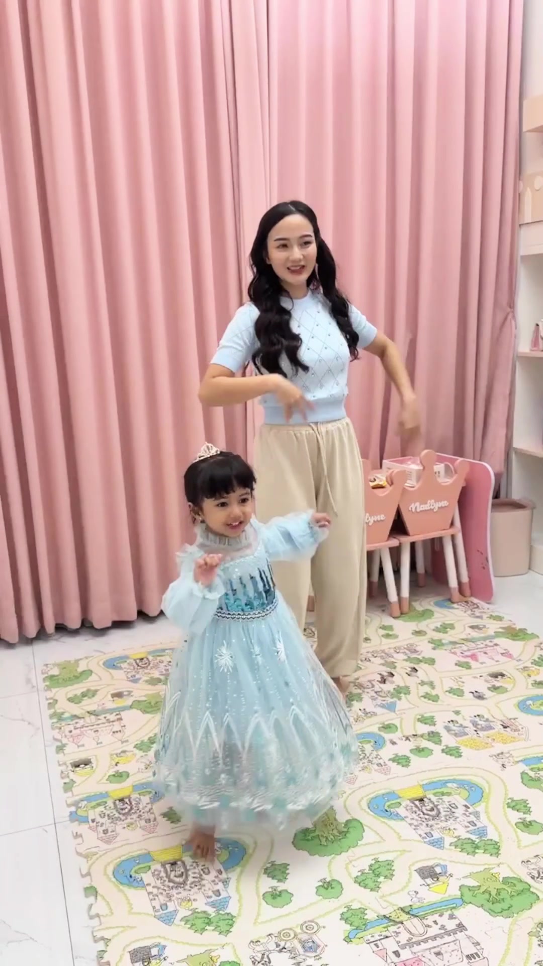 TikTok post by @nandaarsyinta for GENTLY Baby. Caption reads: [...] lembut dan mudah diatur karena pake GENTLY....
