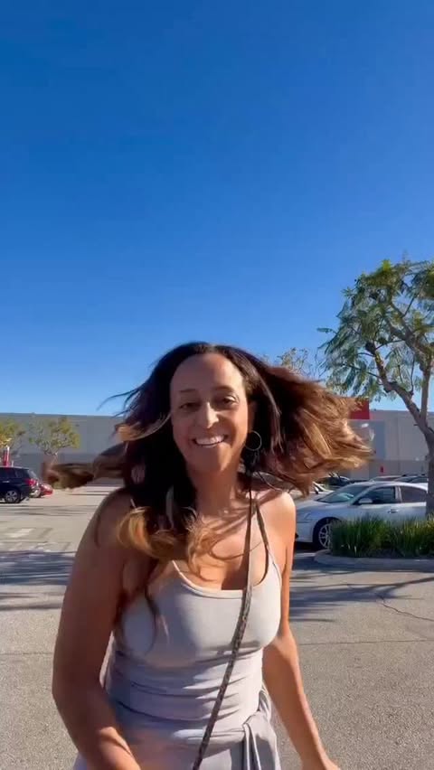 Instagram post by @chudneylross for Saint James Iced Tea. Caption reads: [...] better hydration with the help of....