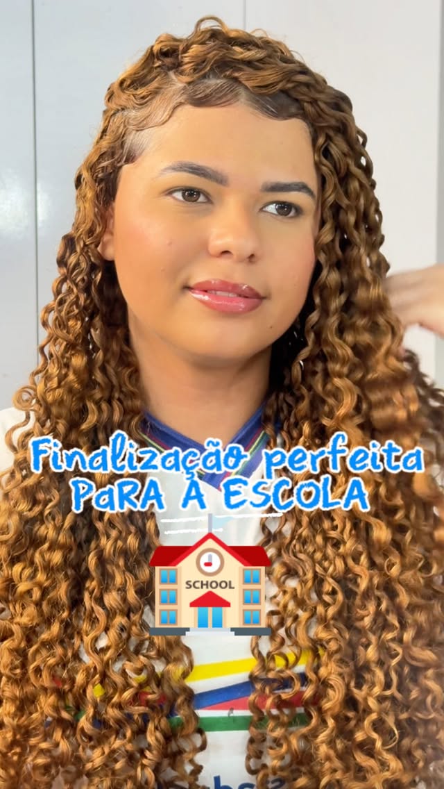 Instagram post by @gabymaiaof for Salon Line. Caption reads: Pronta pra arrasar na escola? 🏫....