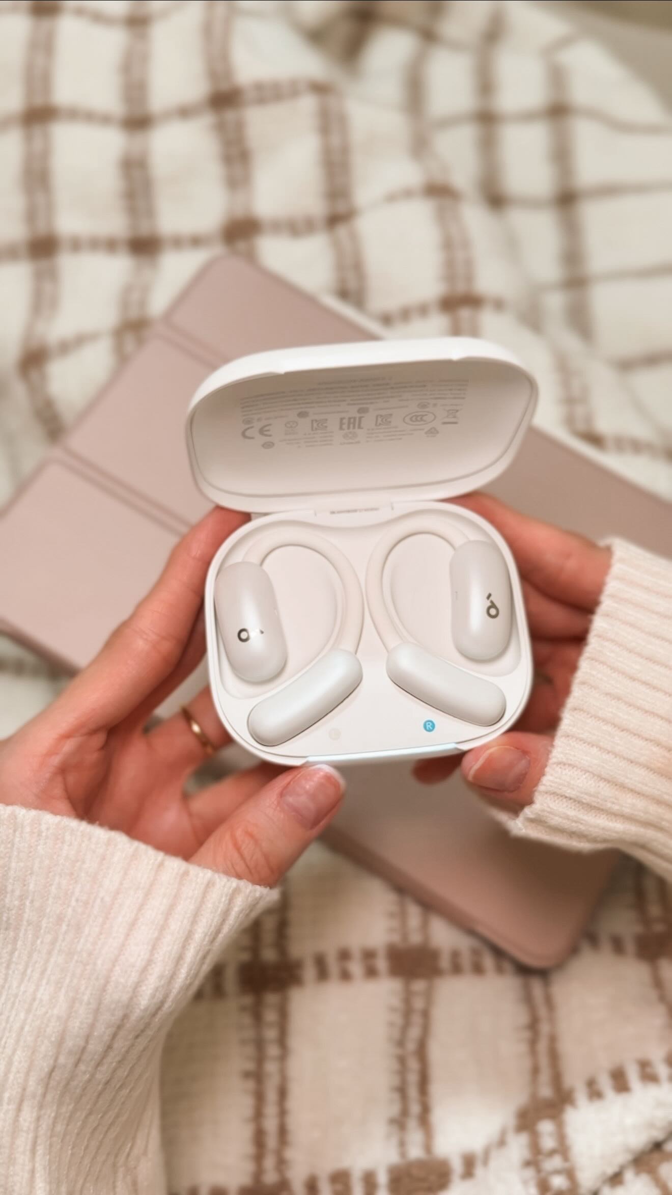 Instagram post by @lissandnikk for Soundcore. Caption reads: Share this with someone who could use....