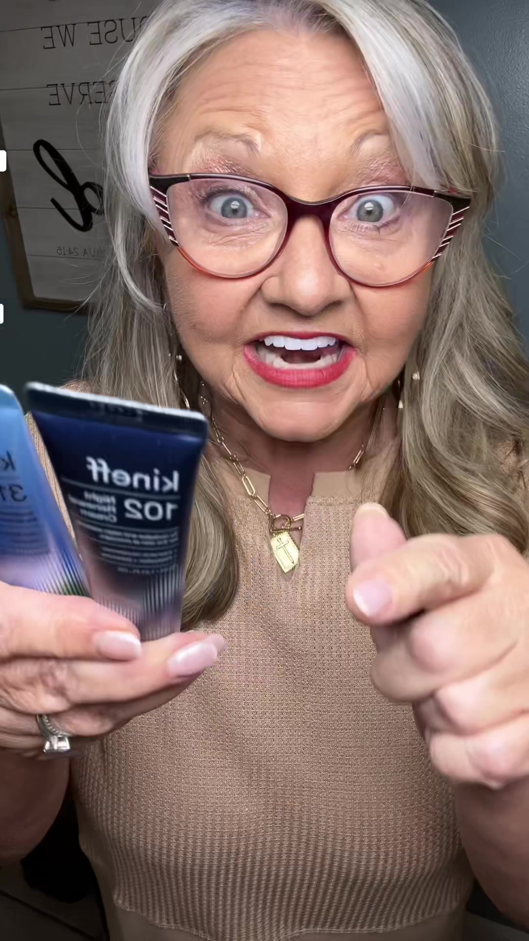 TikTok post by @positivepaula3 for PicketPlay Shop. Caption reads: [...] #tiktokfind #kbeauty @PicketPlay Shop.