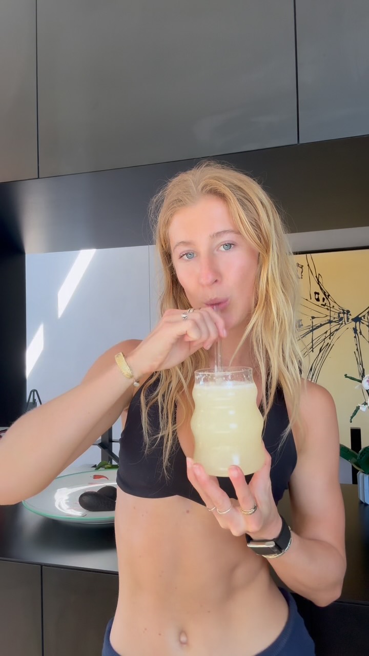 Instagram post by @scoopitup_ for Nutra Organics. Caption reads: I love @nutraorganics products and have been....