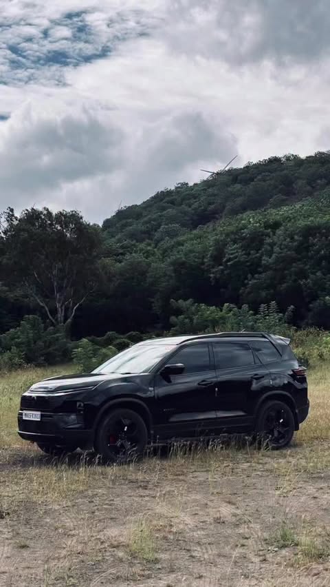 Instagram post by @harshvardhan_malik_ for Tata Motors. Caption reads: [...] #safari #pr #edit #suv @prpundit....