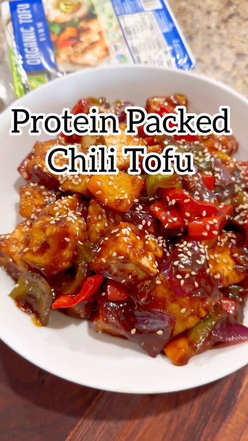 Instagram post by @flavors_ofmykitchen for Nasoya. Caption reads: Chili Tofu under 15 minutes!! #ad 

High protein....