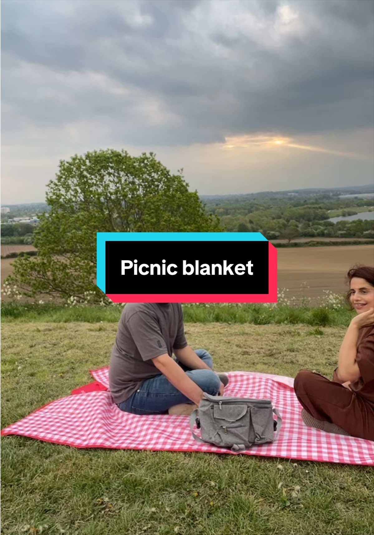 TikTok post by @zarishnomanvlogs for Straame. Caption reads: @STRAAME large and foldable picnic blanket! [...].