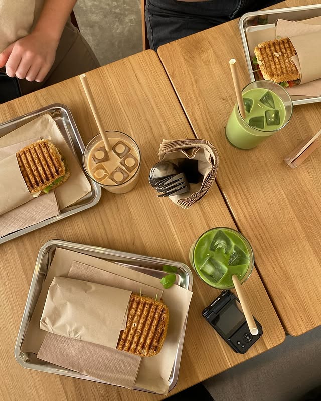 Instagram post by @hanna.mrie for Nom Originals. Caption reads: about today :) Werbung wegen Markierungen.