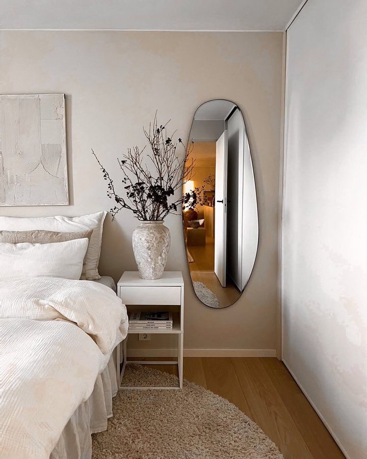 Instagram post by @saratornblad for Kappahl. Caption reads: Good night 🤍

#bedroom #homedesign #homedecor....