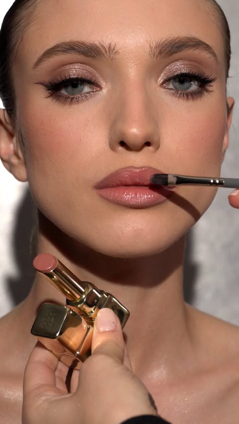 Instagram post by @muahviktoria for Guerlain. Caption reads: Such a beautiful lipstick from @guerlain 
shade....