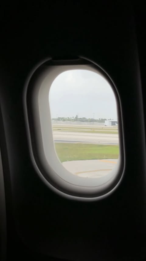 Instagram post by @lauramvila for American Airlines. Caption reads: Cyber Week flight deals with @americanair are....