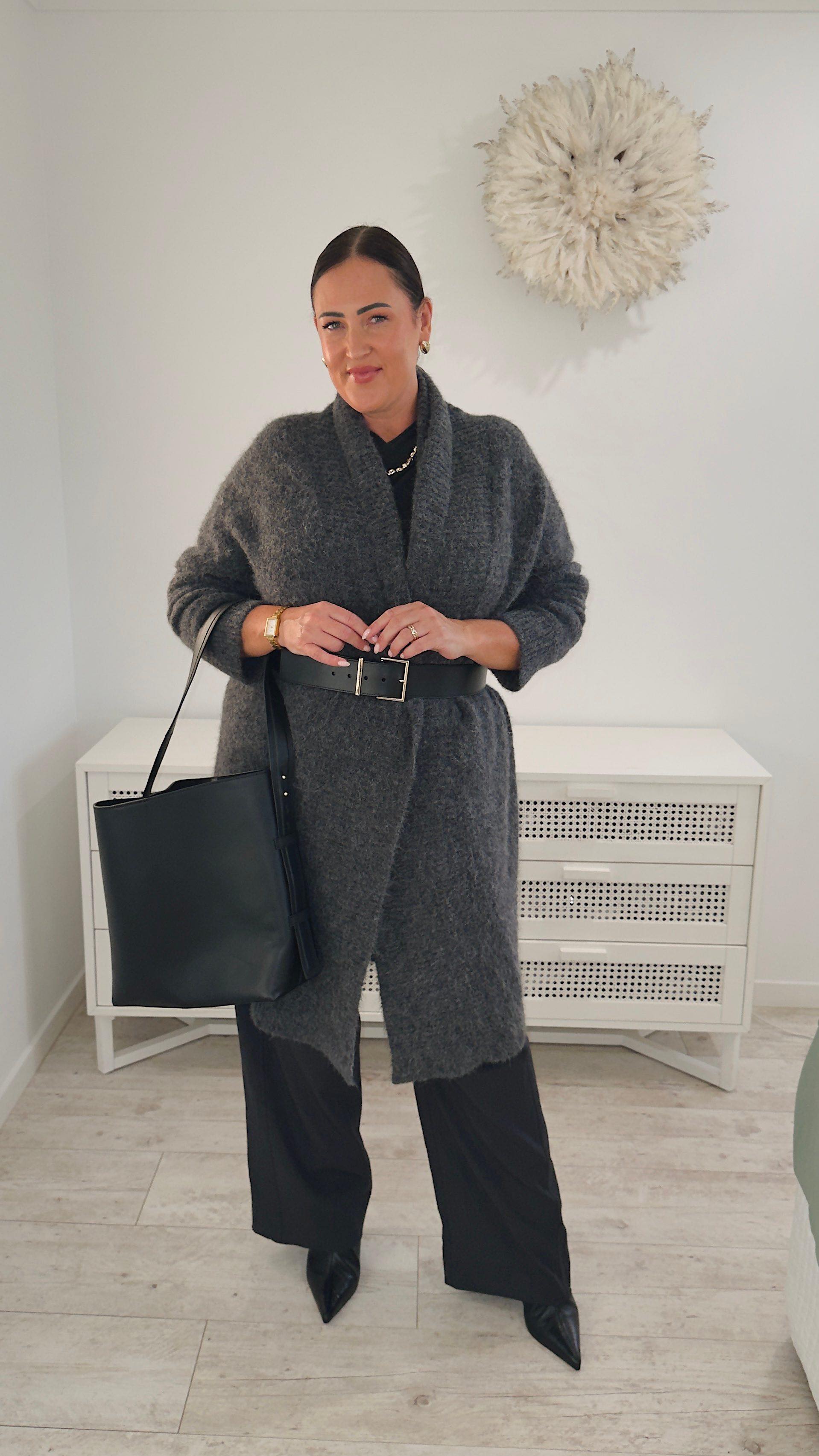 Instagram post by @miss_nadia_loves for Commonry. Caption reads: [...] markets — the July collection by @commonry....