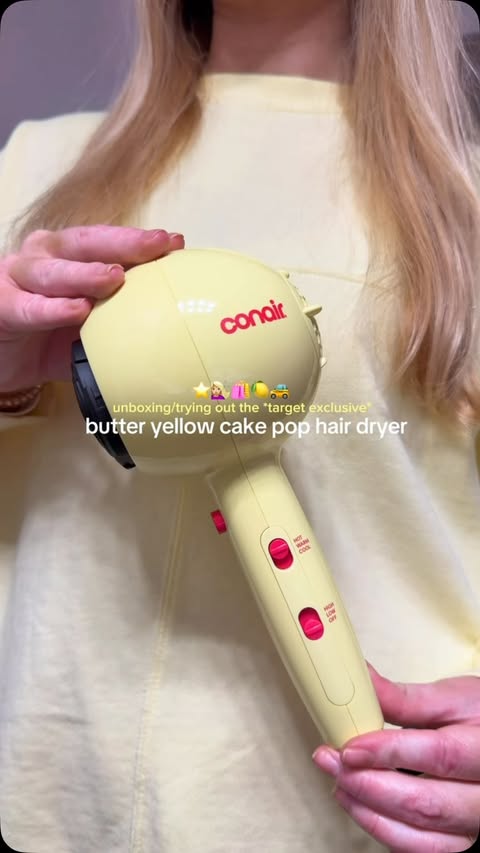 Instagram post by @sarahendry for Conair. Caption reads: [...] for me!!!! The cutest hair dryer!!💘⭐️....