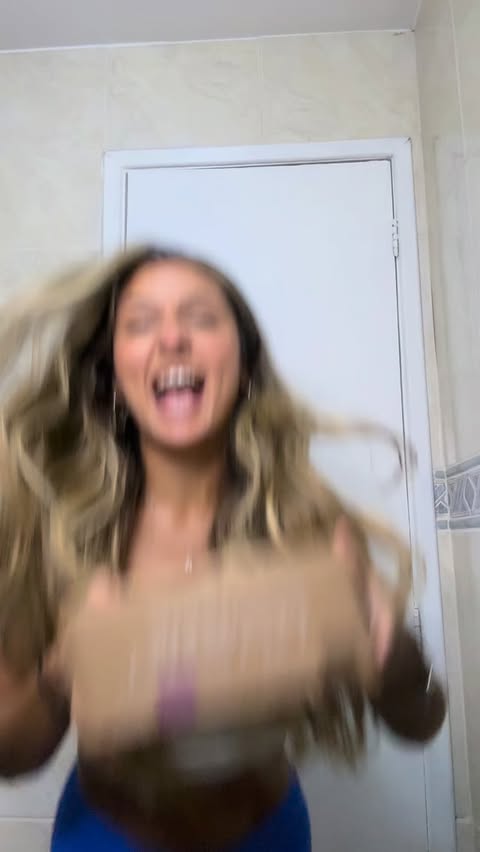 Instagram post by @raissinhapvp for Sebastian Professional. Caption reads: resenha de hoje: @sebastianprobrasil 
podem....