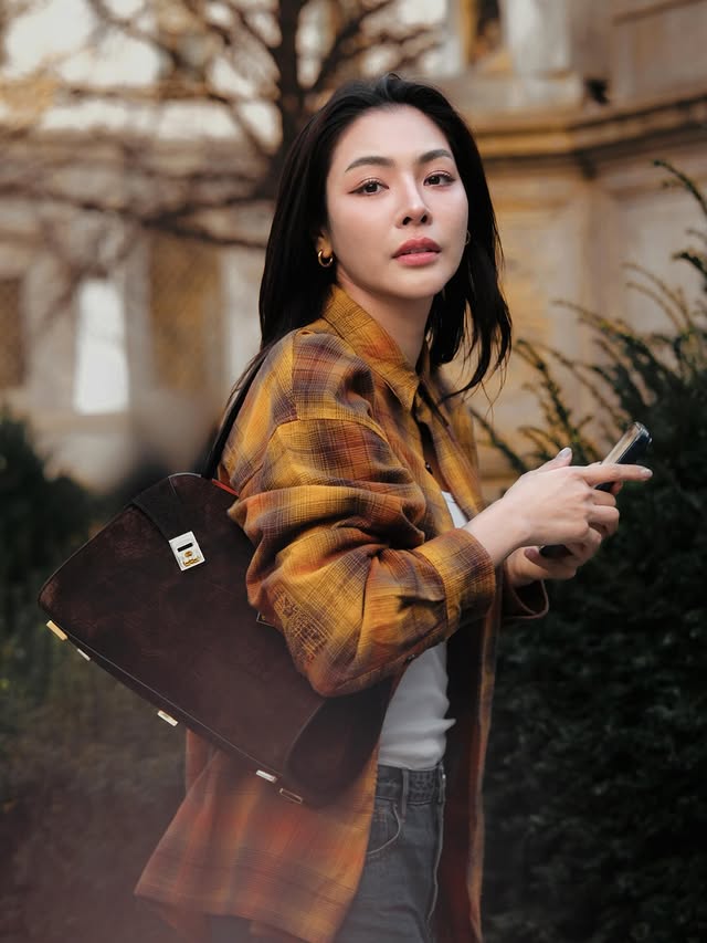 Instagram post by @faye for FERRAGAMO. Caption reads: 🍁 it’s time ….. @ferragamo #Ferragamo....