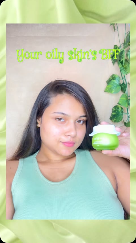 Instagram post by @elegance.006 for Dot & Key Skincare. Caption reads: @dotandkey.skincare CICA moisturiser 💚✨ #viral....