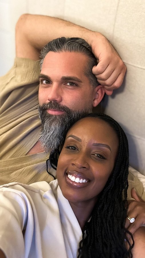 Instagram post by @tntswirl for Komuso Design. Caption reads: In every moment… 

shift necklace @komusodesign....