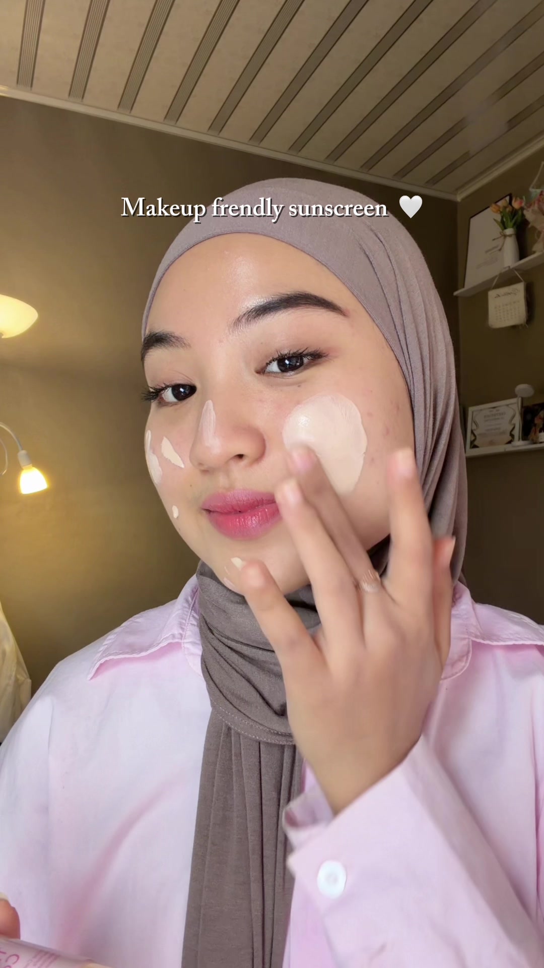 TikTok post by @bilarizqia for Bioré. Caption reads: [...] cocok bikin fresh look under the sun! @Biore....