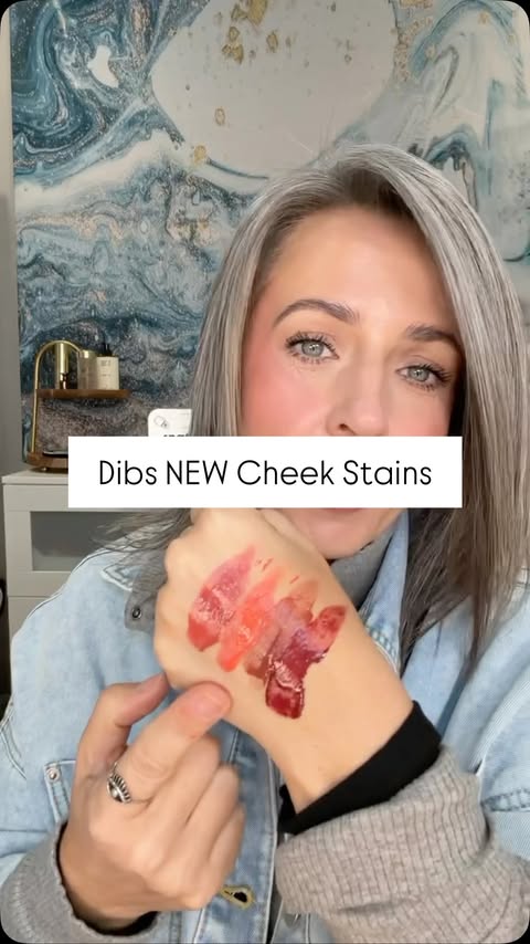 Instagram post by @kellyrosesarno for DIBS Beauty. Caption reads: [...] this morning, and I’m in LOVE! @dibsbeauty....