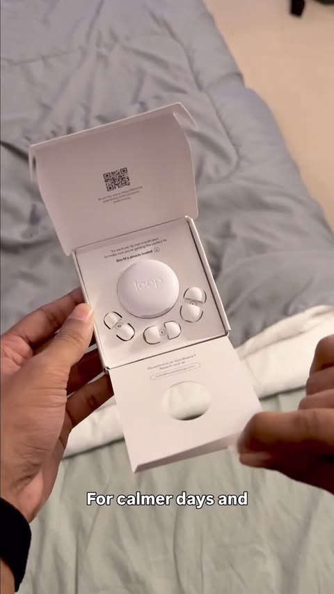 Instagram post by @adityaghoshh for Loop Earplugs. Caption reads: [...] save 25% | Buy 4 pairs, save 30%....