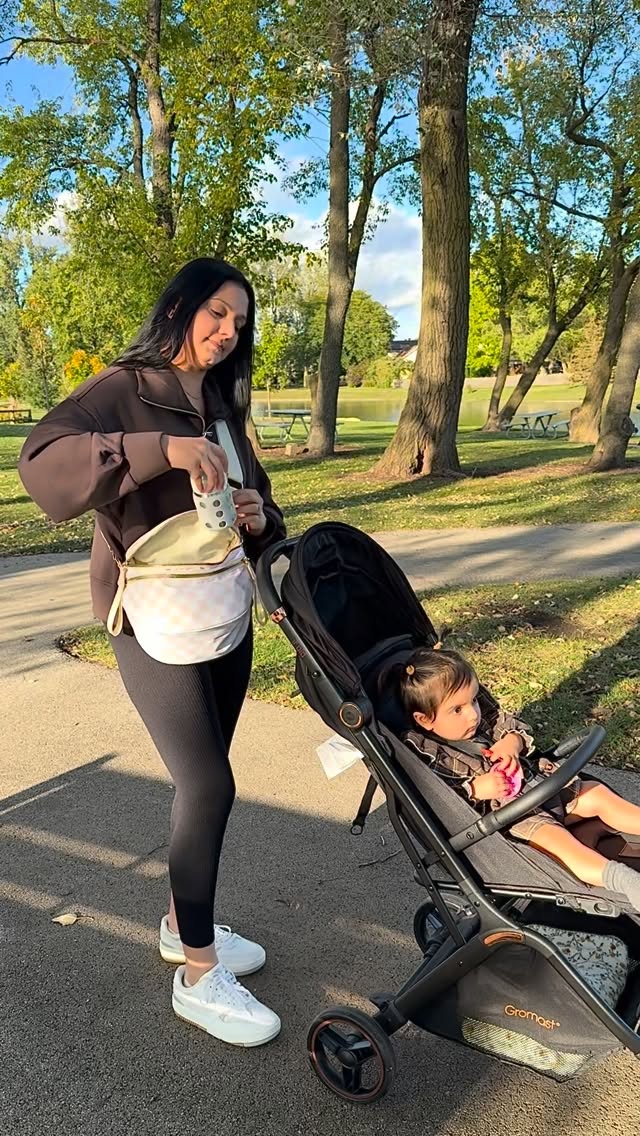 Instagram post by @mommaandherlittlestar for Lifefactory. Caption reads: [...] that Hazel is getting hydrated using....