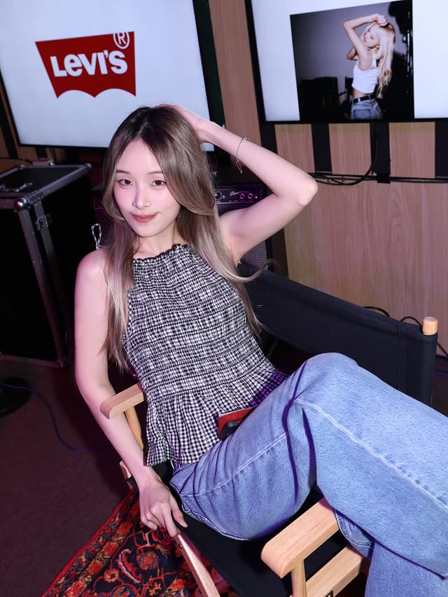 Instagram post by @ning.jidapa for Levi's. Caption reads: [...] จนถึง 30 มีนาคมนี้ ที่ลานพาร์คพารากอน @levis....