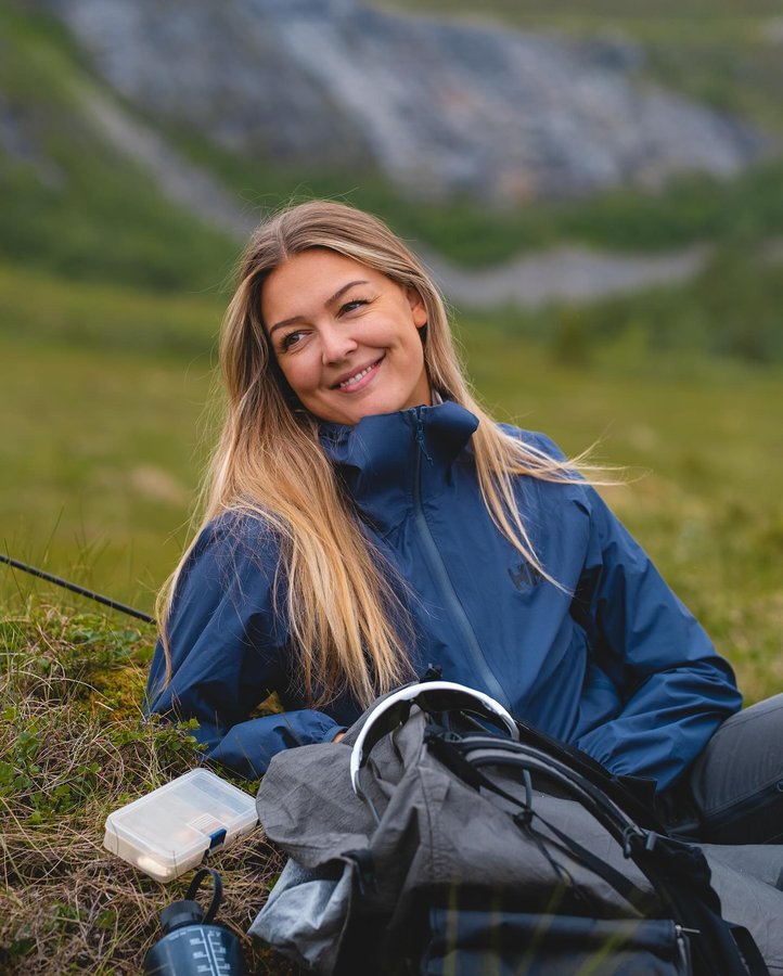 Instagram post by @eirinhyllmark for Helly Hansen. Caption reads: Reklame @hellyhansen | Open Mountain Month

He....