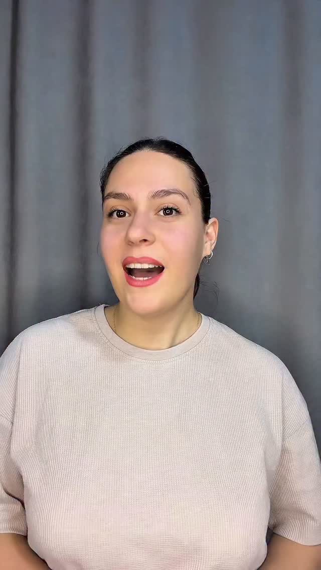 Instagram post by @nutsaishere for VivaVideo. Caption reads: This app is a real dream ! Make your lovely photos....