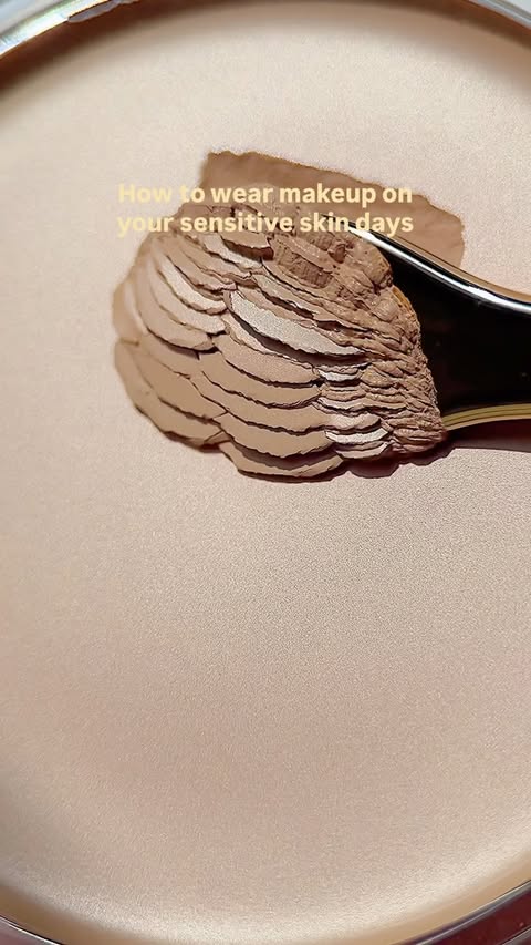 Instagram post by @fromsandyxo for Clinique. Caption reads: [...] even on your sensitive skin days 🙌....