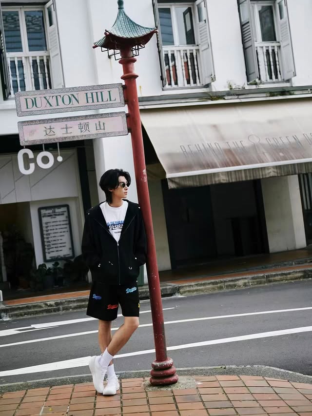 Instagram post by @dylan_wang_1220 for VisitSingapore. Caption reads: [...] on @visit_singapore’s....