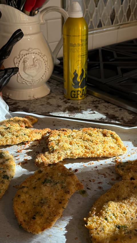 Instagram post by @parsleyandprosecco for Graza. Caption reads: The famous chicken cutlets, down to a....