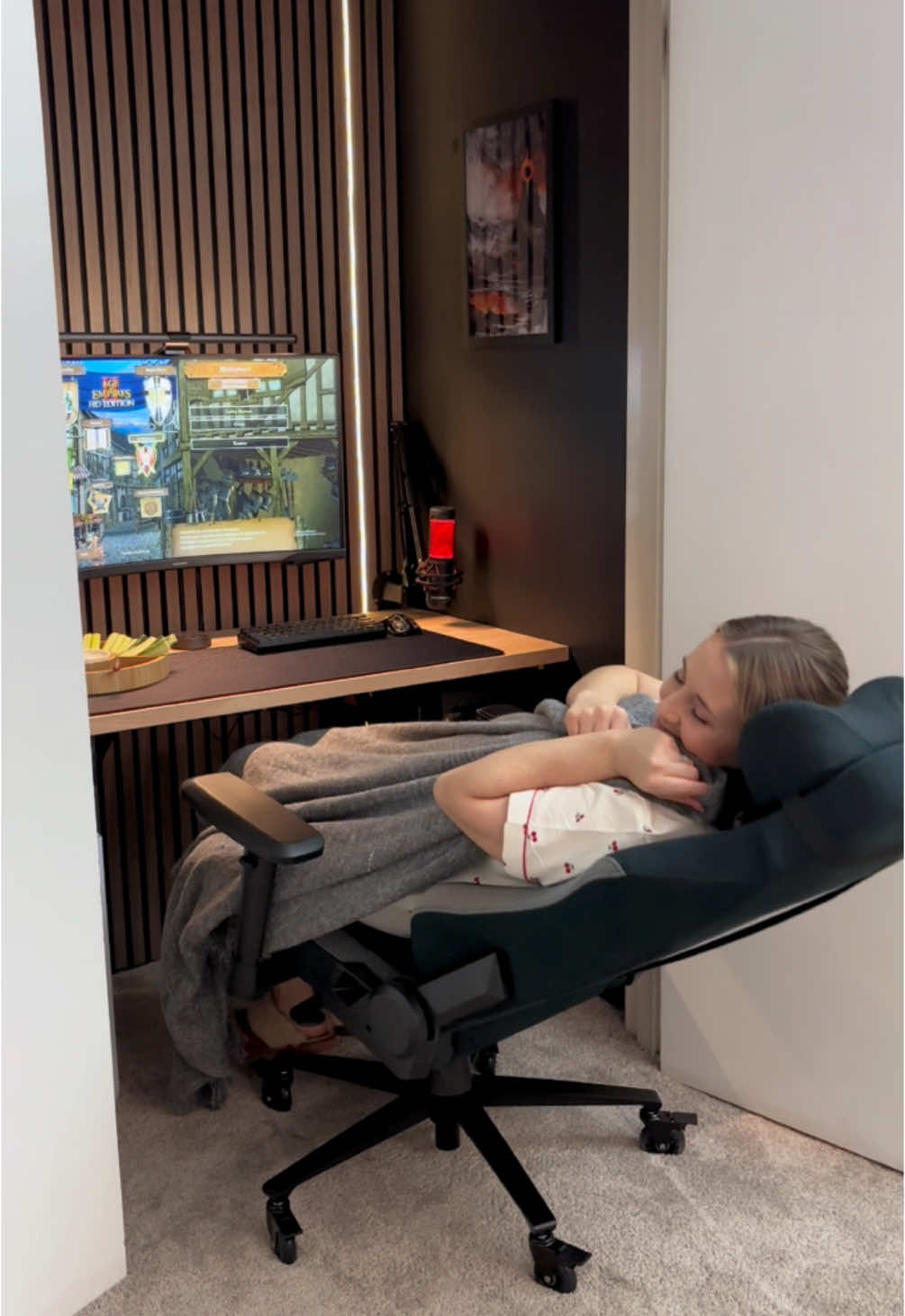 TikTok post by @amyyelle_ for Blacklyte. Caption reads: [...] - Healthy Edition |ad 🥗🦾 Thank you....