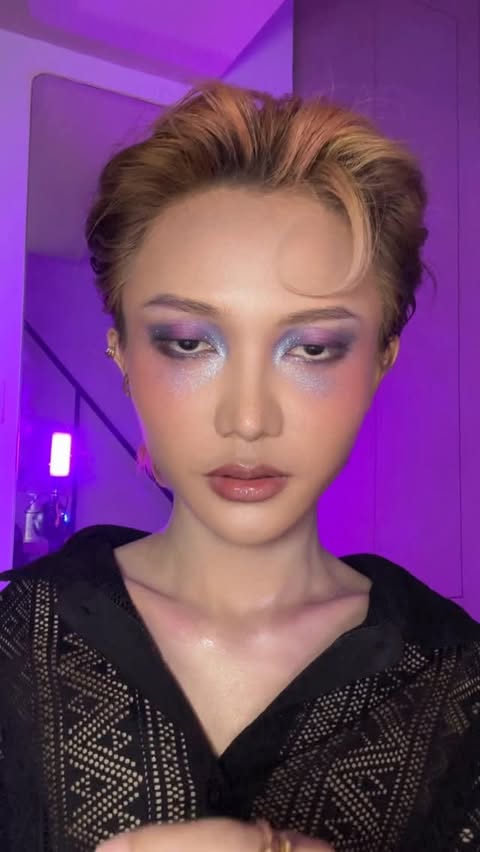 Instagram post by @ibnuirwnn for Glad2Glow. Caption reads: [...] makeup look was risky, good thing @glad2glow....