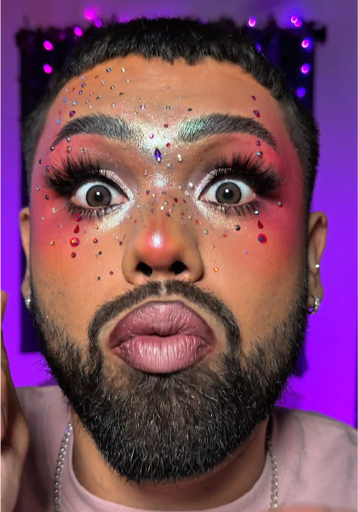 TikTok post by @kristians_makeup1 for GETSTONNED. Caption reads: ✨LET’S SO SOME ZARA LARSSON MAKEUP🤩 @GetStonned....