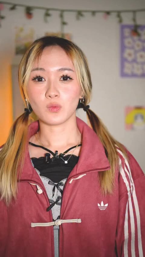 Instagram post by @katliente.ttv for HyperX. Caption reads: ty @hyperx for sending these to me! :3 #headset....