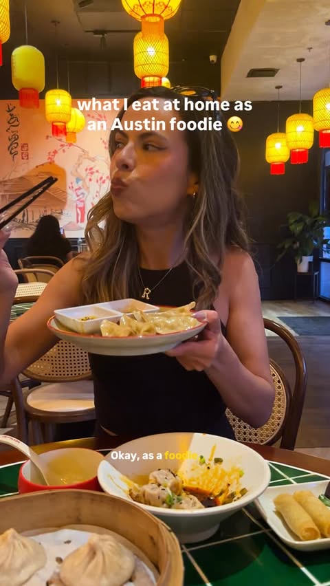 Instagram post by @512bites for CookUnity. Caption reads: [...] have time to cook, I love that these....