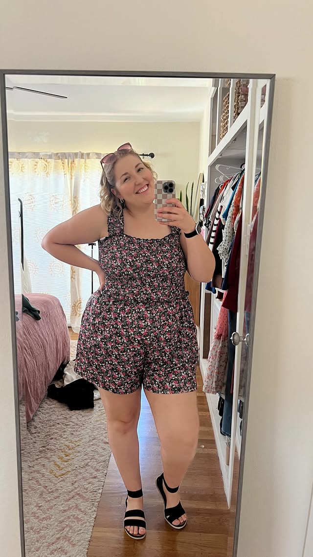 Instagram post by an influencer for Amazon Fashion. Caption reads: [...] #size18 #summeroutfitideas #amazonfashion....