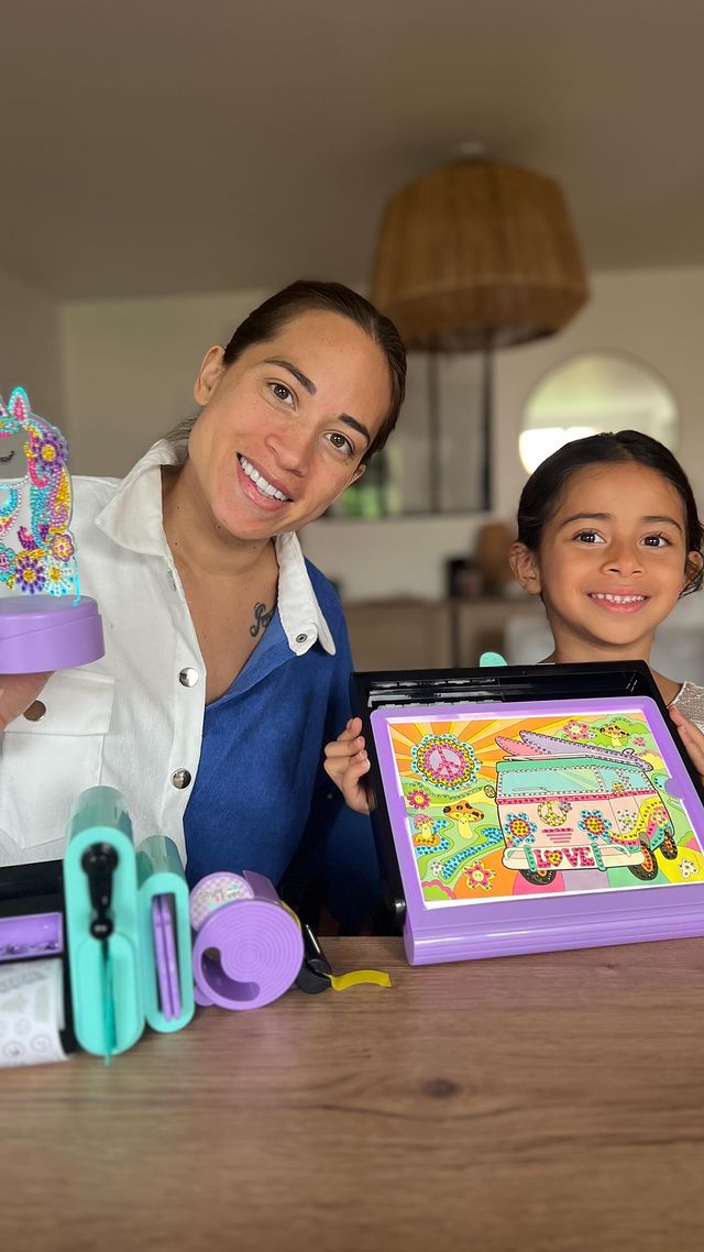 Instagram post by @ceciliasiharaj for CANAL TOYS. Caption reads: 🎨✨ Moment créatif avec Sway grâce à Canal Toys !....