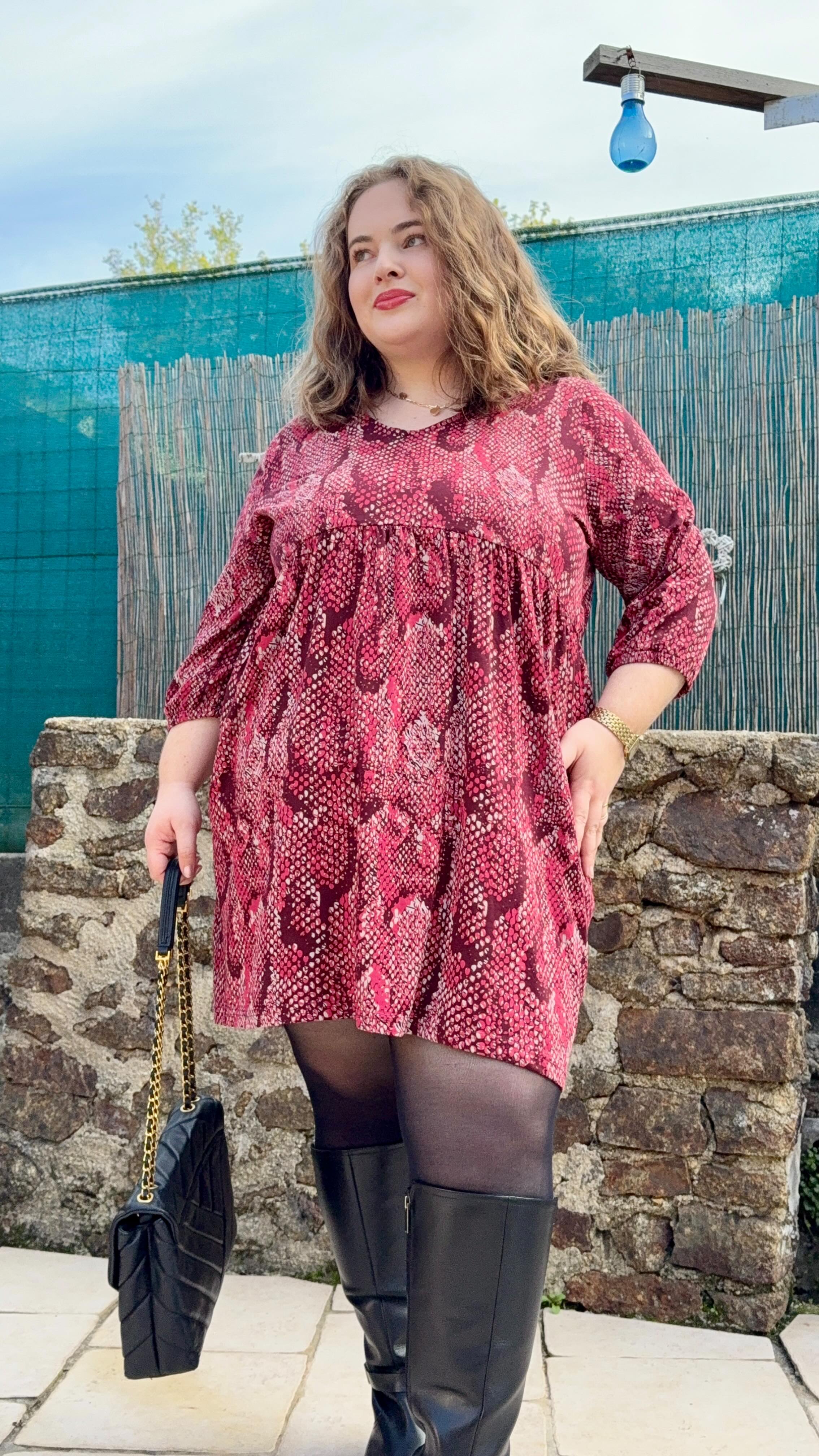 Instagram post by @manonellaa for Ulla Popken. Caption reads: [...] commerciale – Inspo looks avec....