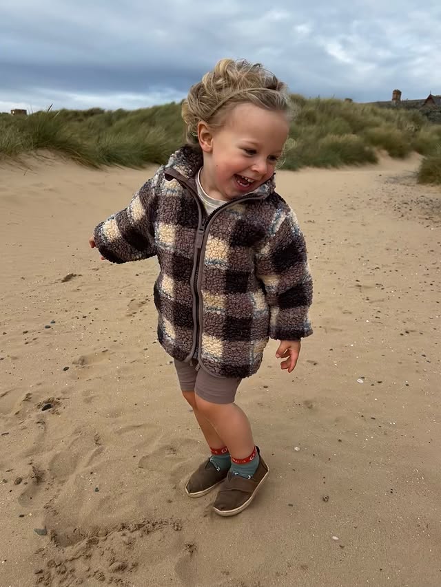 Instagram post by @mama_and_my_minis_ for Lindex. Caption reads: [...] adventures, whatever the weather. This....