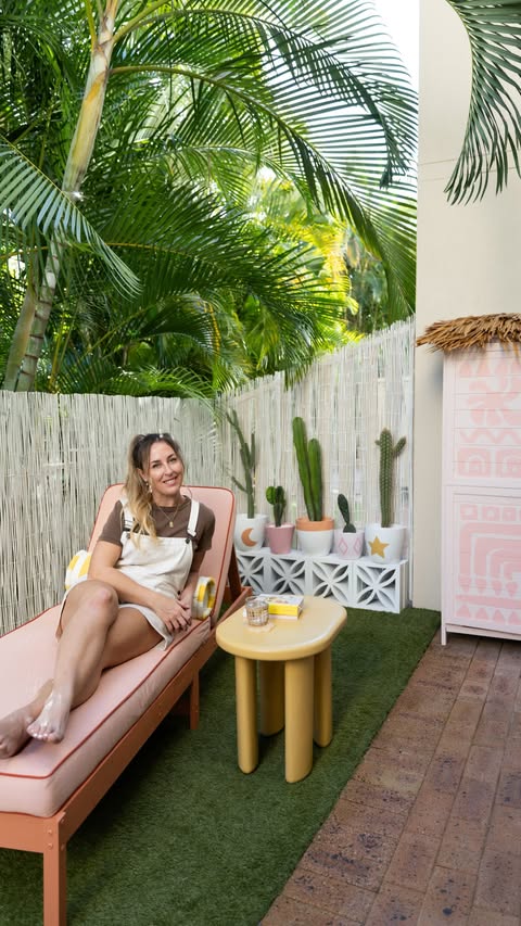 Instagram post by @phoenixandtheocean for Dulux. Caption reads: [...] courtyard into a retro resort with @duluxaus....